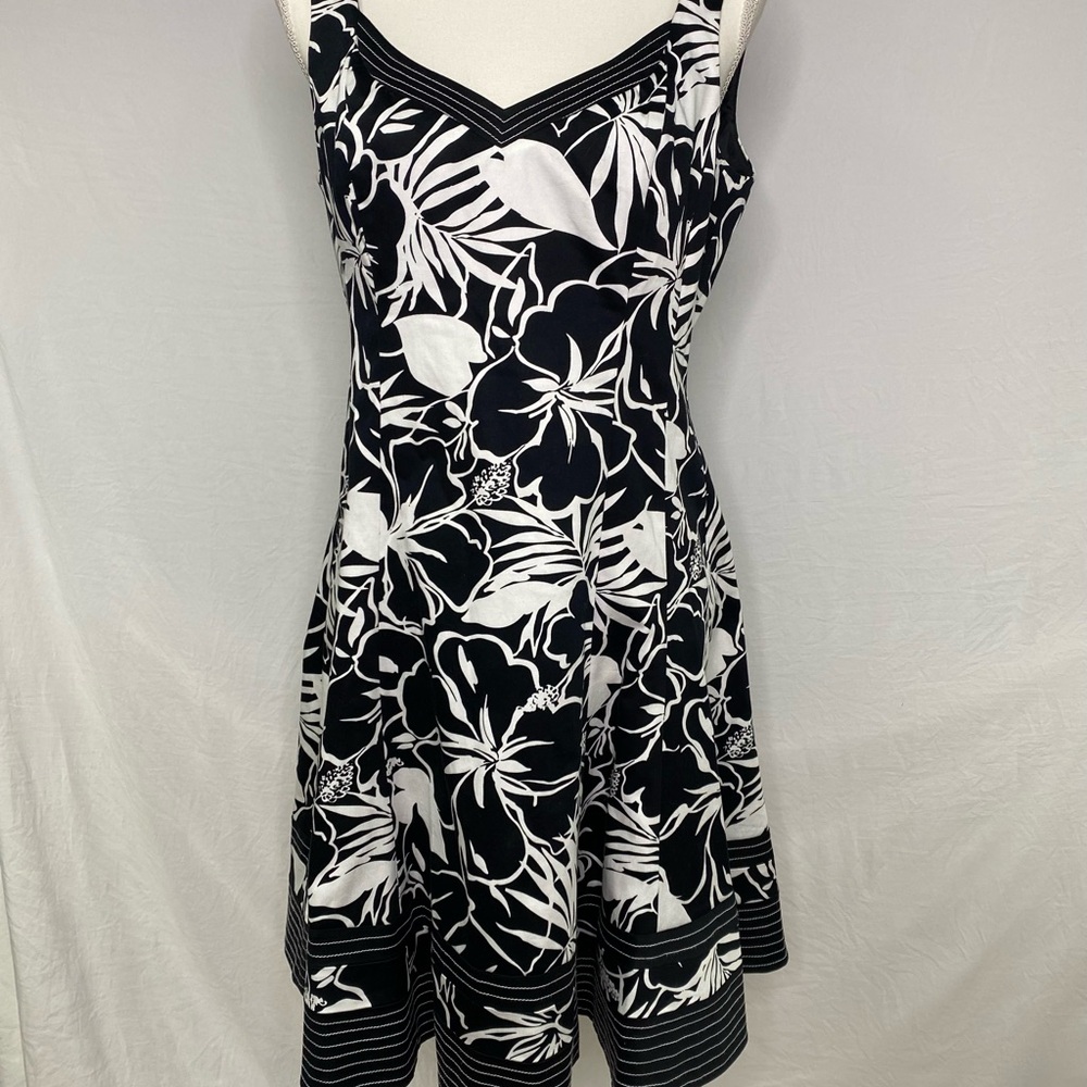 Ann Taylor size 8 ,Black and white color dress zipper - Picture 2 of 11